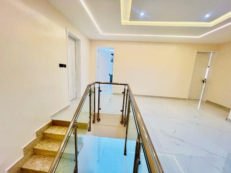 Elegant 4 bedroom maisonette with BQ for rent