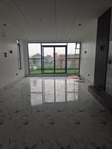 5 bedroom fully detached duplex with BQ and 2 extra rooms