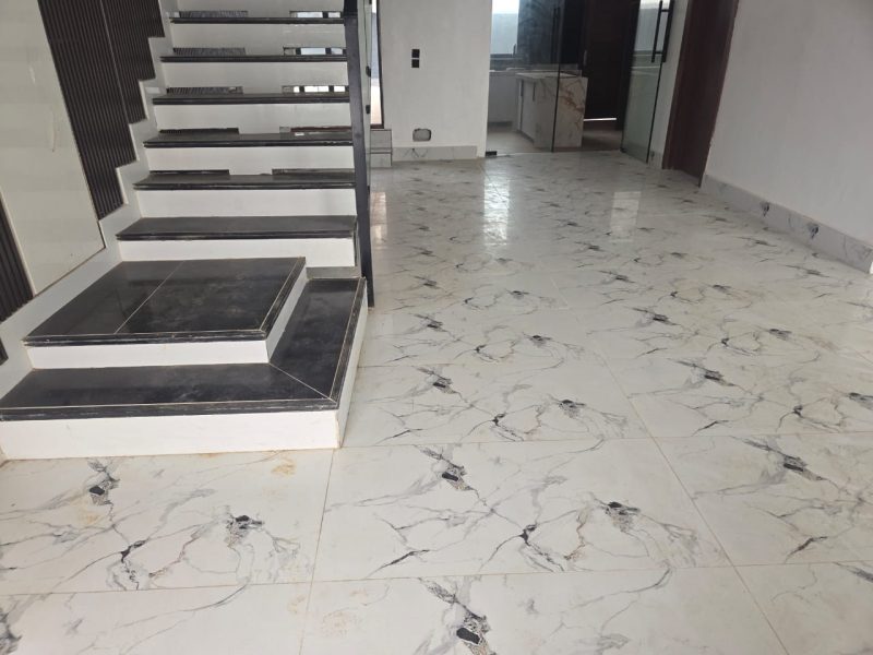 5 bedroom fully detached duplex with BQ and 2 extra rooms