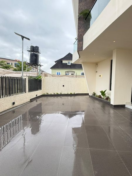 Newly Built 5 Bedroom Fully Detached Duplex