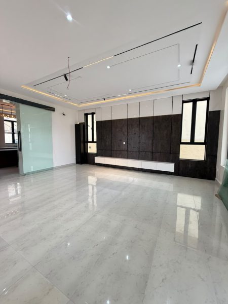 Newly Built 5 Bedroom Fully Detached Duplex