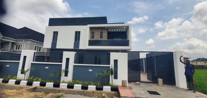 4 bedroom fully detached duplex at Opic Estate Lagos