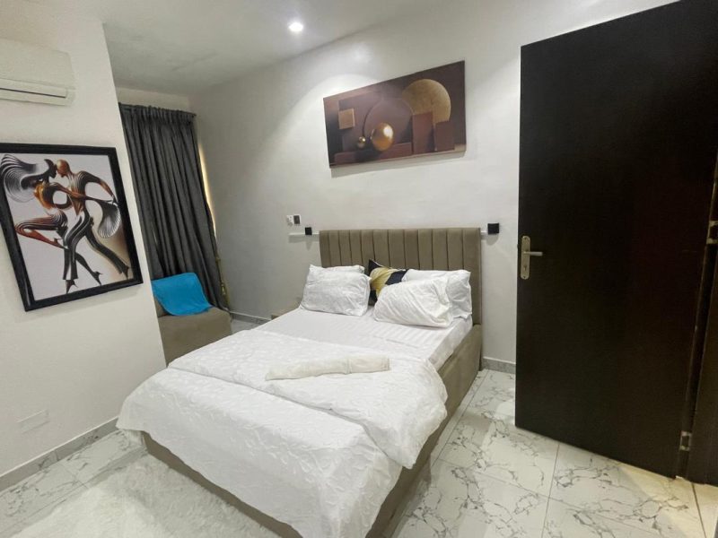 2 bedroom spacious apartment at Ikate, Lekki.