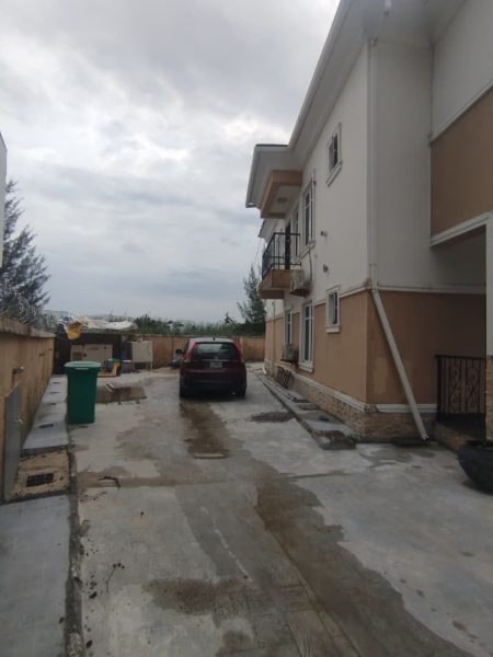 Furnished 4 bedroom duplex with BQ for rent.
