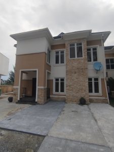 Furnished 4 bedroom duplex with BQ for rent.