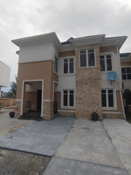 Furnished 4 bedroom duplex with BQ for rent.