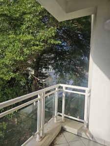 Spacious 3 bedroom apartment with a room bq
