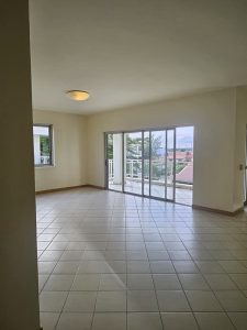 Spacious 3 bedroom apartment with a room bq