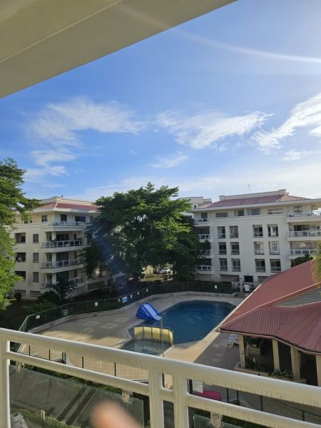 Spacious 3 bedroom apartment with a room bq