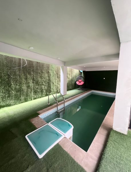 FULLY FURNISHED 3-BEDROOM APARTMENT WITH BQ