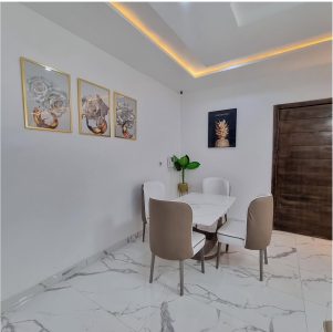 FULLY FURNISHED 3-BEDROOM APARTMENT WITH BQ