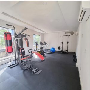 FULLY FURNISHED 3-BEDROOM APARTMENT WITH BQ