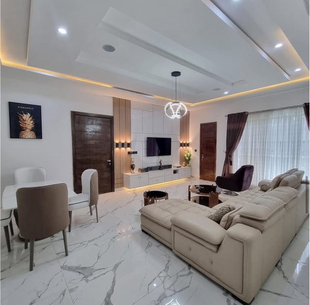 FULLY FURNISHED 3-BEDROOM APARTMENT WITH BQ