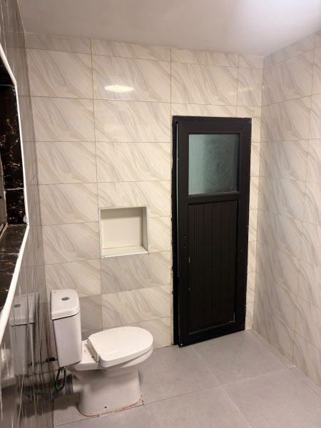 7 units of Well maintained 1-Bedroom Penthouse Apartment