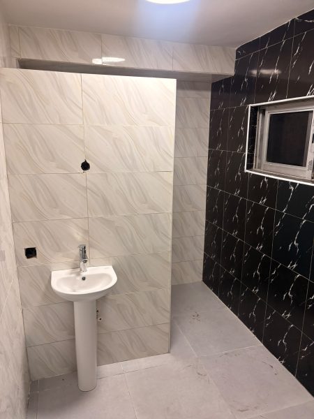 7 units of Well maintained 1-Bedroom Penthouse Apartment