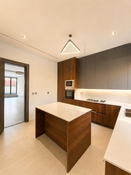 MULTIPLE BEDROOM DETACHED WITH BQ And SWIMMING POOL