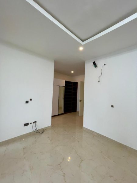 MULTIPLE BEDROOM DETACHED WITH BQ And SWIMMING POOL