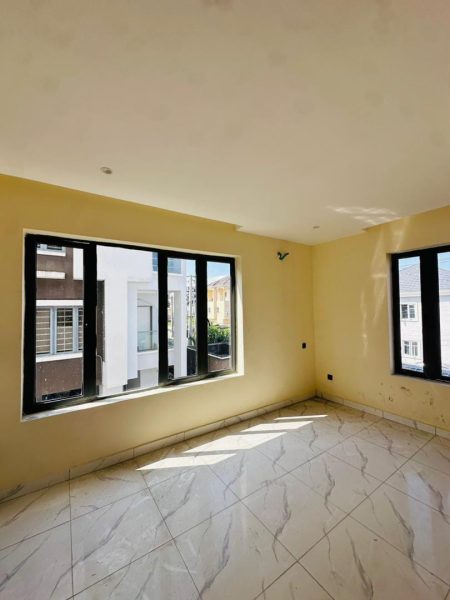 2 Bedroom Apartment with Swimming pool and Elevator