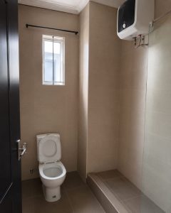 1 Bedroom Flat with 24/7 Power Supply, Open Plan Kitchen and Visitors Toilet