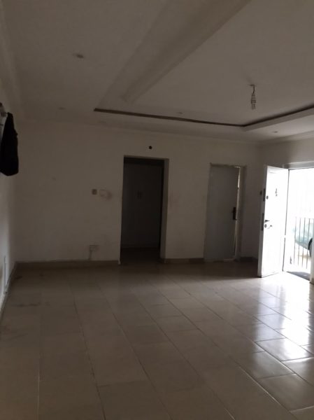 Multiple Mini Flat Off Admiralty Road