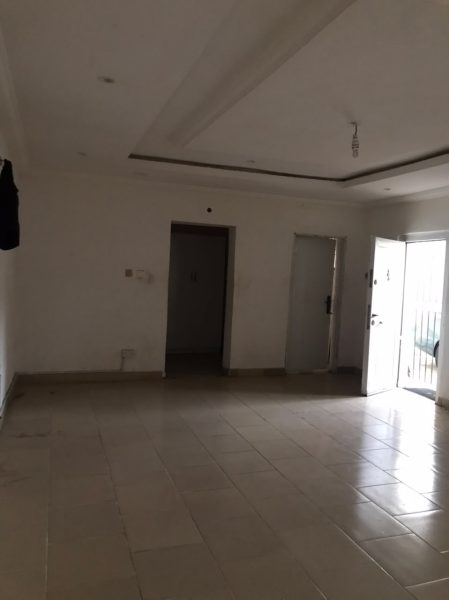 Multiple Mini Flat Off Admiralty Road