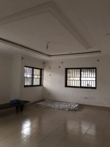 Multiple Mini Flat Off Admiralty Road