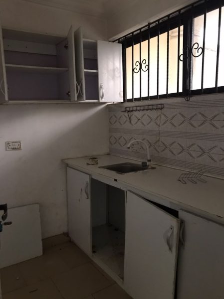 Multiple Mini Flat Off Admiralty Road