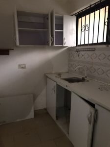 Multiple Mini Flat Off Admiralty Road