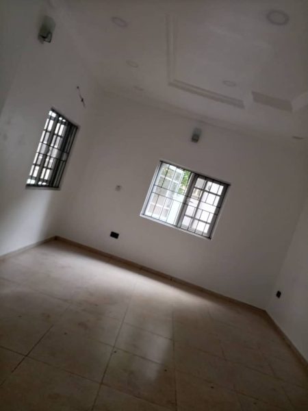 4 BEDROOM APARTMENT TO LET