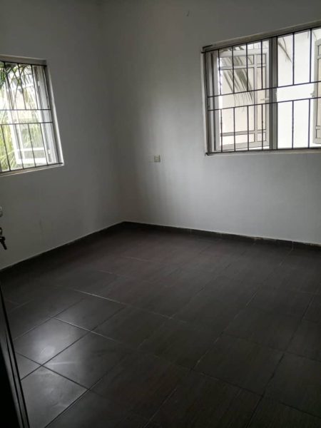 4 BEDROOM APARTMENT TO LET