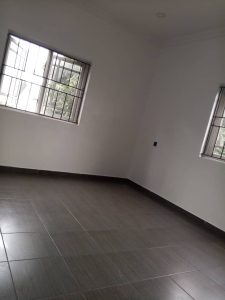 4 BEDROOM APARTMENT TO LET