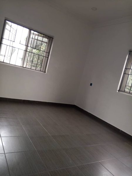 4 BEDROOM APARTMENT TO LET
