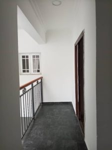 4 BEDROOM APARTMENT TO LET