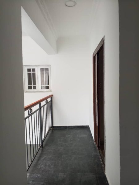 4 BEDROOM APARTMENT TO LET