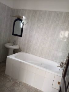 4 BEDROOM APARTMENT TO LET