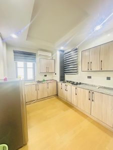 FULLY FURNISHED 3 BEDROOM APARTMENT FOR RENT WITH BQ