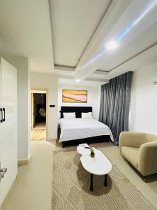 FULLY FURNISHED 3 BEDROOM APARTMENT FOR RENT WITH BQ