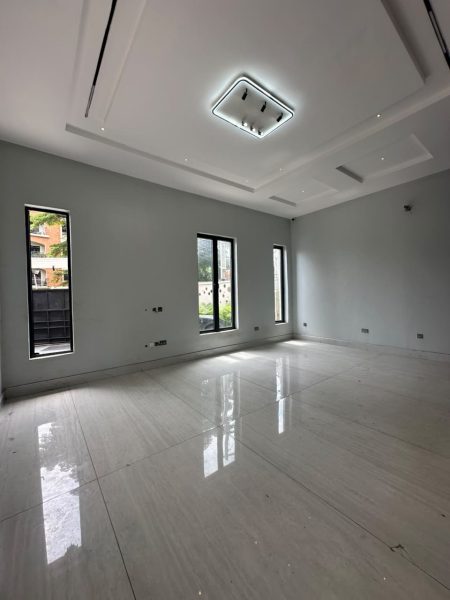 5 Bedroom Terrace With 2 BQs.