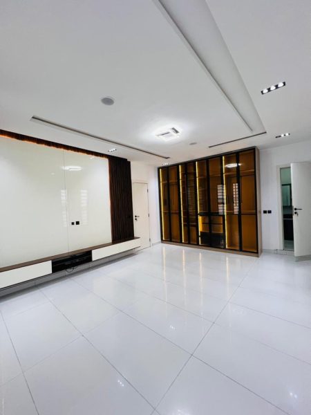 5 Bedroom Fully Detached Duplex With Bq, penthouse, and swimming pool.