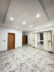 4-BEDROOMS TERRACE DUPLEX