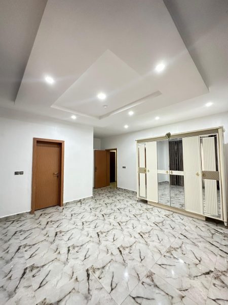 4-BEDROOMS TERRACE DUPLEX