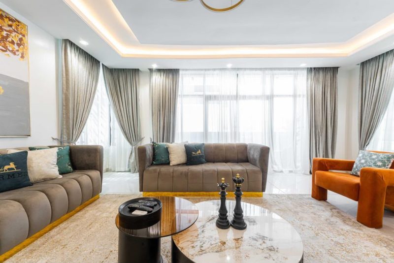 EXECUTIVE 5 BEDROOM MANSION
