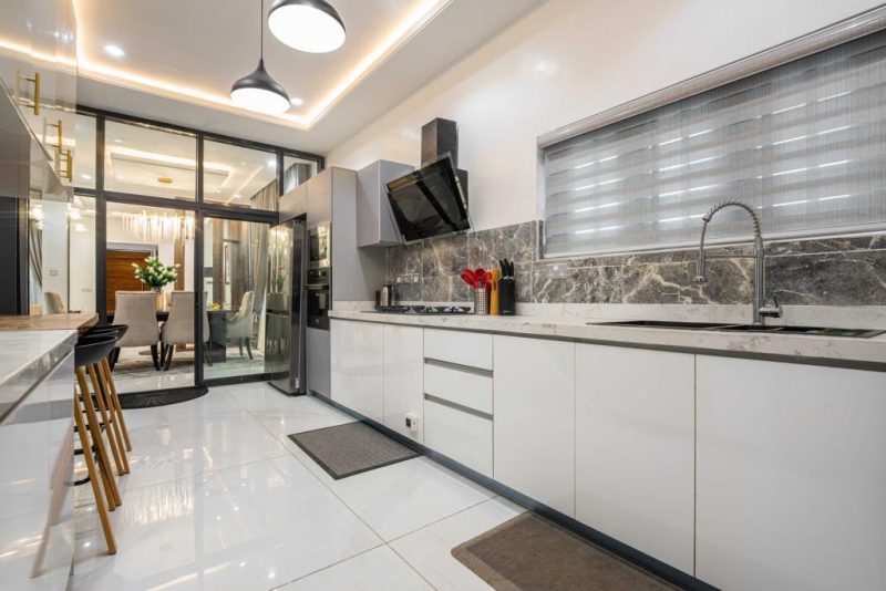 EXECUTIVE 5 BEDROOM MANSION