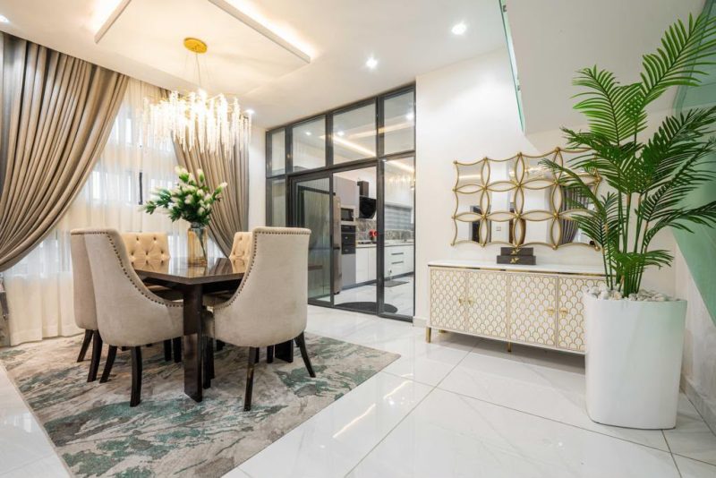 EXECUTIVE 5 BEDROOM MANSION