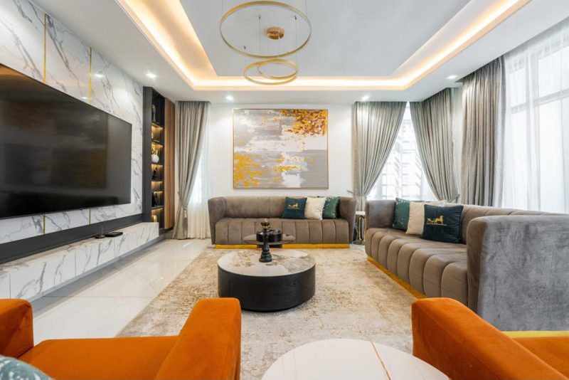 EXECUTIVE 5 BEDROOM MANSION