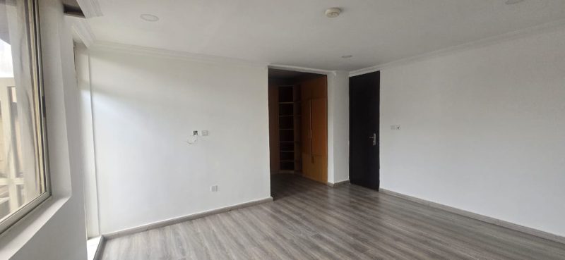 4-bedroom luxury terrace on 3-level with a garage within a mini estate