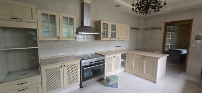 5-bedroom detached house on 3 floor with a garage , Study and swimming pool