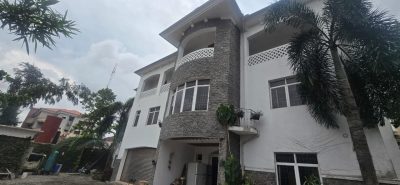 5-bedroom detached house on 3 floor with a garage , Study and swimming pool