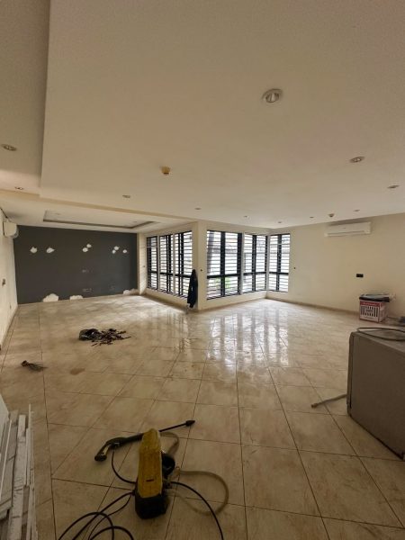 4 bedroom terrace with a room bq, swimming pool and gym