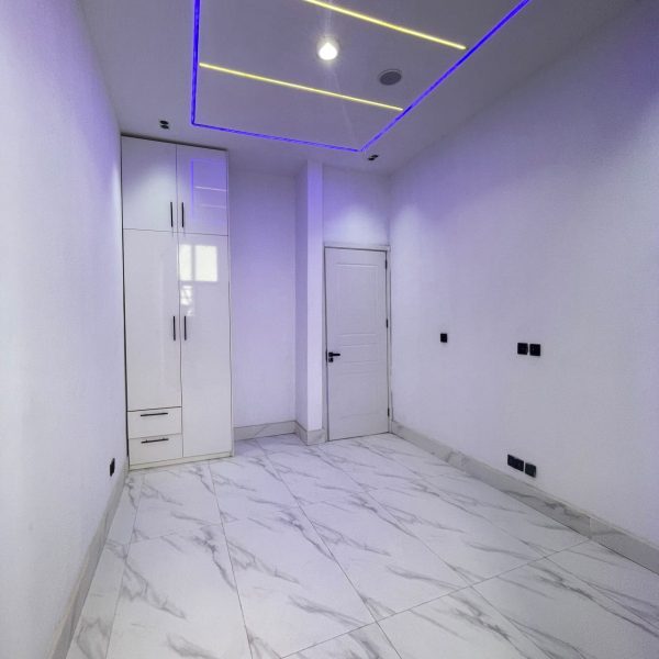 4 bedroom Semi detached with bq